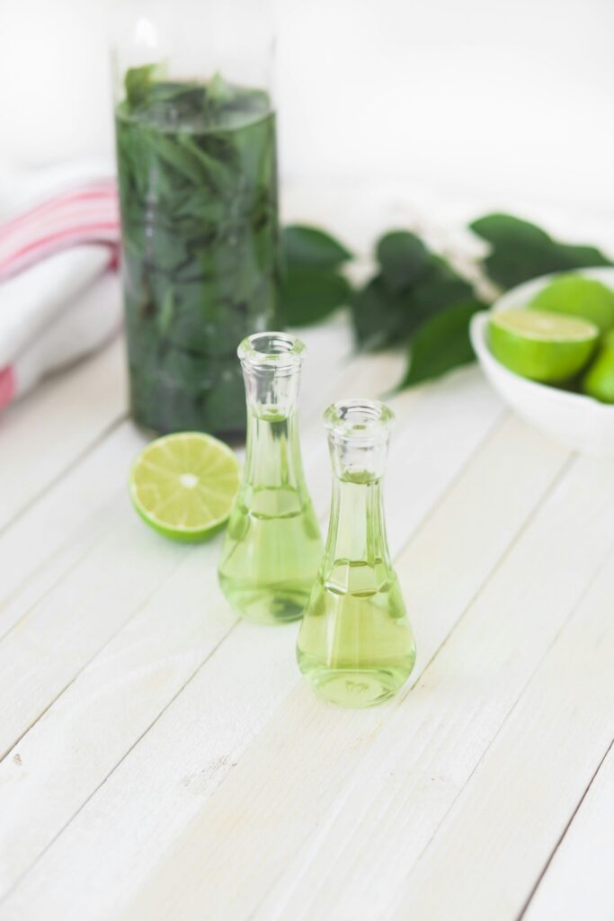 gesunde-ernährung-detox-darmreinigung-saft-zitrone-limette-candida
